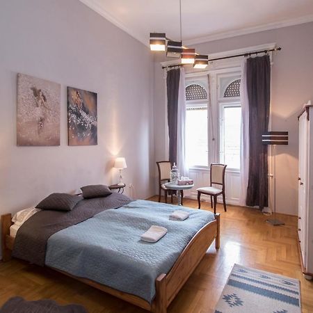 Belvarosi Vintage Apartman A Setaloutcan ميسكولك المظهر الخارجي الصورة