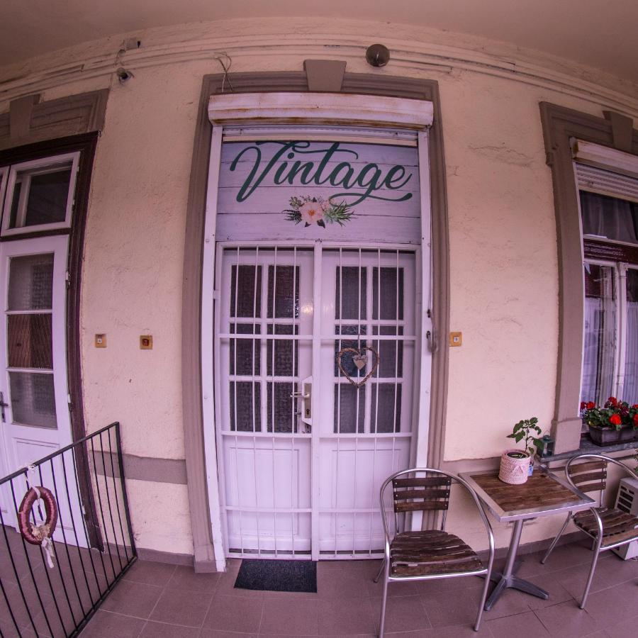 Belvarosi Vintage Apartman A Setaloutcan ميسكولك المظهر الخارجي الصورة