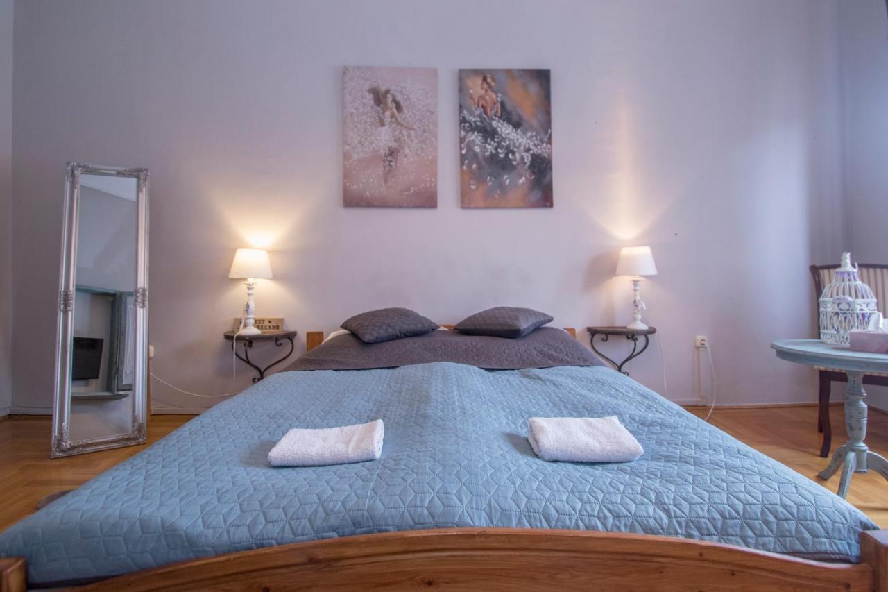 Belvarosi Vintage Apartman A Setaloutcan ميسكولك المظهر الخارجي الصورة