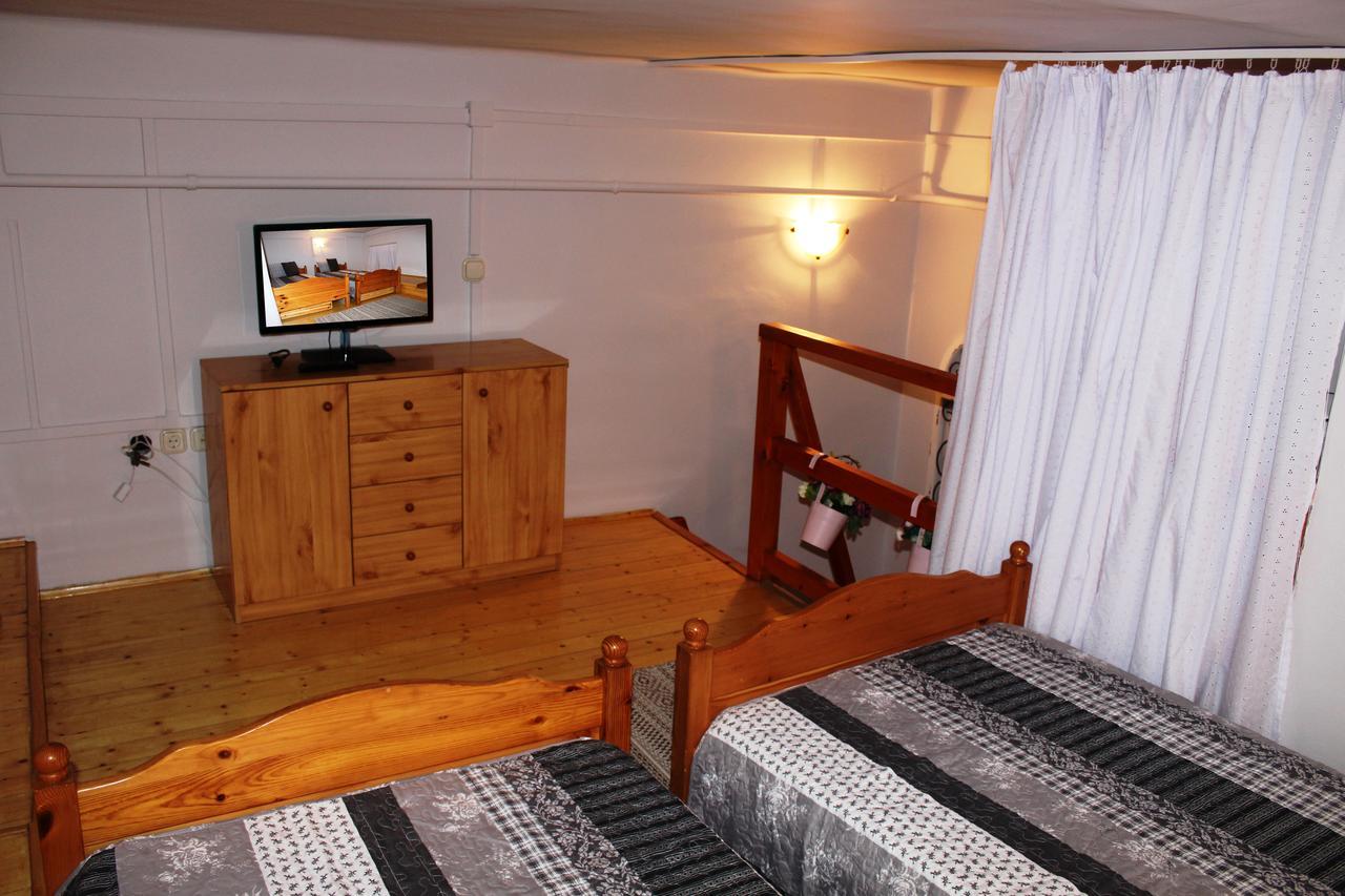Belvarosi Vintage Apartman A Setaloutcan ميسكولك المظهر الخارجي الصورة